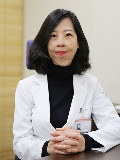  이 연 의료진